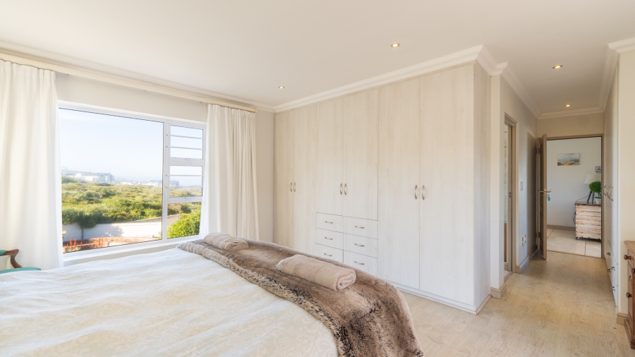 4 Bedroom Property for Sale in Yzerfontein Western Cape